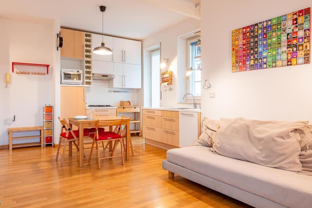 Guest Planet - Grazioso Bilocale Bande Nere M1 Lejlighed Milano Eksteriør billede